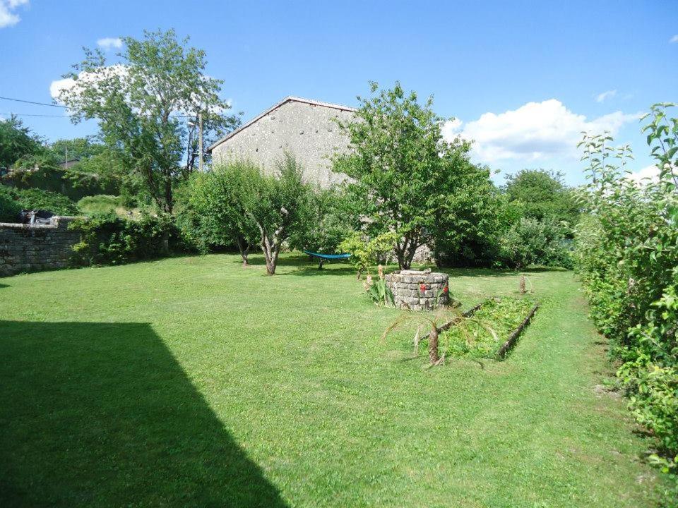 B&B Chez Fouchs - Chambre D'Hotes Dun-sur-Meuse Eksteriør bilde